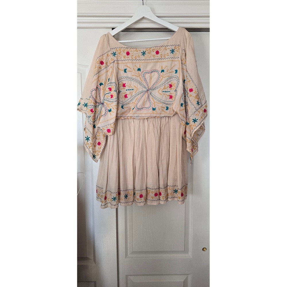 Faveur Boutique Embroidered Boho Mini Dress Cream Kimono Sleeve Medium
